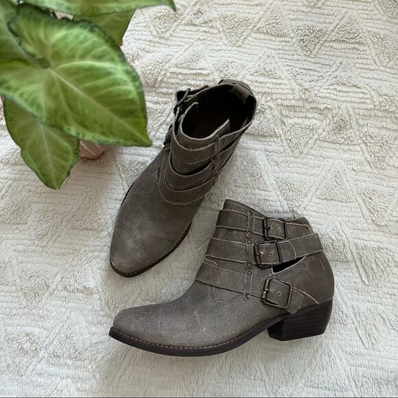 Matisse Colin Distressed Taupe Leather Buckle Ankle Booties - Picture 1 of 10